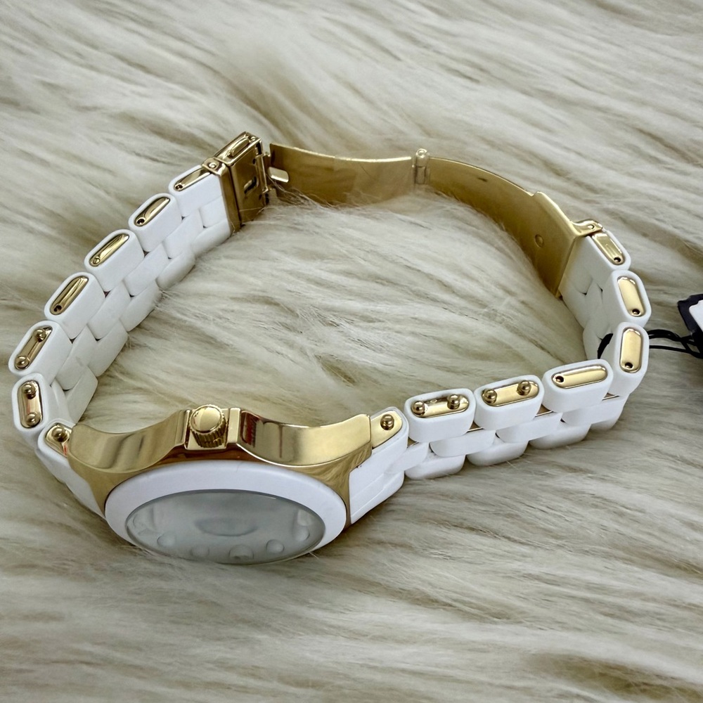 Marc by Marc Jacobs Women's White Gold Quartz Wristwatch Water-Resistant Analog - Picture 4 of 7